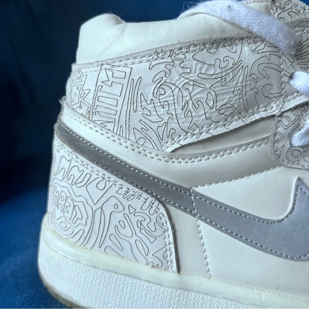 Jordan Mens High-Top Sneakers in White and Light Gray